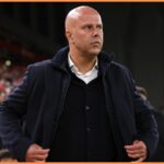 Hviezda Liverpoolu Conor Bradley chválil Arne Slot