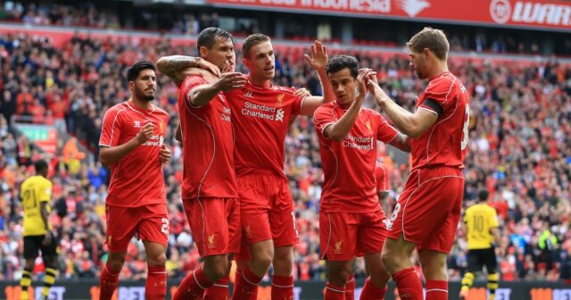 Hviezda Liverpoolu „trochu zaplakala“, keď mu šéf povedal o prestupovom Jordan Henderson so spoluhráčmi z Liverpoolu