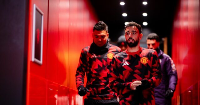 Záložné duo Manchestru United Casemiro a Bruno Fernandes