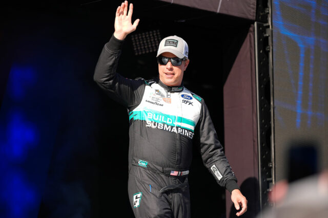 Hviezda NASCAR v hodnote 45 miliónov dolárov Brad Keselowski odmieta myšlienku opustiť pohárovú jazdu uprostred ambícií IMSA
