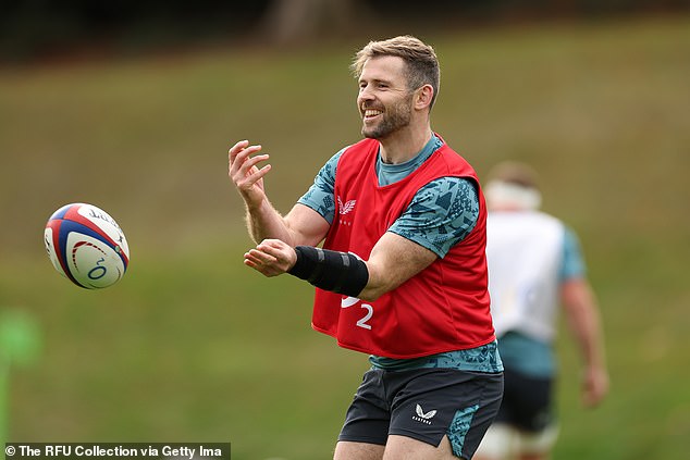 Hviezda Saracens by sa mohla v sobotu postaviť priamo proti Elliot Daly sa vrátil do kádra Anglicka a mohol by hrať proti All Blacks