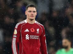 Ikona Liverpoolu prináša brutálnu kontrolu reality nad nádejami na titul – „Nenechajte sa uniesť“ Liverpool bol počas návštevy Manchestru deklasovaný