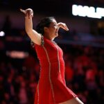 Red Panda sa v utorok večer triumfálne vrátila na kurty NBA po tom, čo si zlomila zápästie