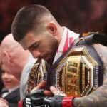 Ilia Topuria (v strede vľavo) v súboji s Paddym Pimblettom v júni (Getty Images)