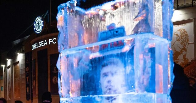 Predstavenie Palmerovej karty, ktorú predstavil Topps, značka zberateľských kariet Fanatics Collectibles, bolo výnimočným momentom pred zápasom pre veľké davy, ktoré prilákala počas celého večera.