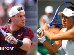 Jack Draper a Jessica Pegula budú hrať Queen’s v roku 2026 Split image of Jack Draper and Jessica Pegula playing backhands