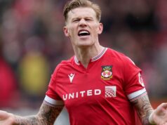 James McClean vidí obrovskú zmenu kariéry po tom, čo stratil lásku k futbalu a fanúšika úderov James McClean z Wrexhamu oslavuje víťazstvo