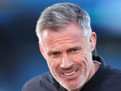 Jamie Carragher menuje jediný tím, ktorý môže zabrániť Arsenalu vyhrať titul v Premier League Jamie Carragher