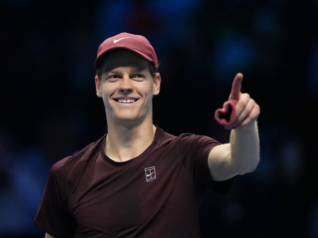 Jannik Sinner dominuje Felixovi Augerovi-Aliassimemu na finále ATP v Turíne Jannik Sinner dominuje Felixovi Augerovi-Aliassimemu na finále ATP v Turíne | Tenisové novinky