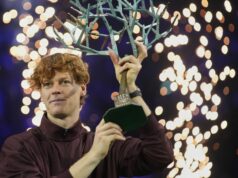 Jannik Sinner reaguje na „obrovský“ návrat na číslo 1, keď zosadil z trónu Carlosa Alcaraza Jannik Sinner reaguje na „obrovský“ návrat na číslo 1, keď zosadil z trónu Carlosa Alcaraza