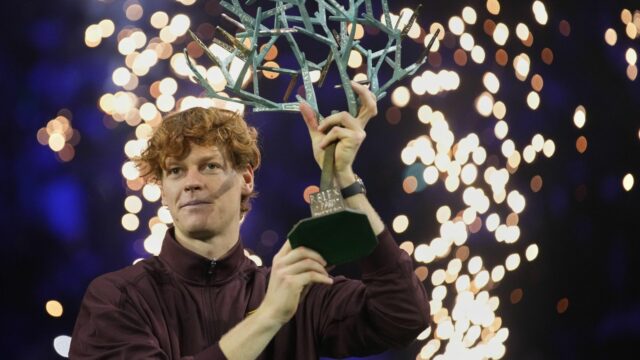 Jannik Sinner reaguje na „obrovský“ návrat na číslo 1, keď Jannik Sinner reaguje na „obrovský“ návrat na číslo 1, keď zosadil z trónu Carlosa Alcaraza