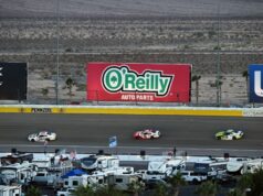 Jazdec NASCAR kritizuje nové pravidlo povoľujúce 17-ročným v O’Reilly Auto Parts Series Pohľad na ihrisko počas pretekov O'Reilly Auto Parts 500 na Texas Motor Speedway. Zdroj: Imagn