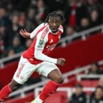 Eberechi Eze z Arsenalu počas zápasu štvrtého kola Carabao Cupu medzi Arsenalom a Brighton & Hove Albion