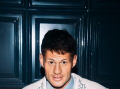 Je toto tá najbizarnejšia sponzorská dohoda? Superstar NRL propaguje oblečenie, z ktorého strieka majonéza – a jeho kolegovia hráči majú deň v poli Footy hviezda Kalyn Ponga (na obrázku) ohromila fanúšikov a svojich spoluhráčov tým, že sa objavila v bizarnej reklame s majonézou Hellman's a módnou značkou REIGNER.