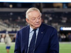 Jerry Jones prerušil mlčanie o smrti Marshawn Kneeland, keď majiteľ Cowboys vydal emotívne vyhlásenie Jones opísal samovraždu 24-ročného Kneelanda ako „kontrolu reality“ pre každého