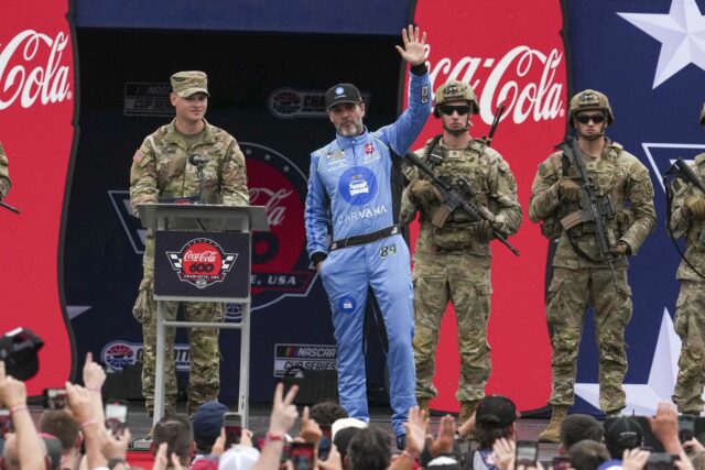 Jimmie Johnson spája svoje sily so značkou podporovanou Markom Cubanom a Petrom Jonesom v novom významnom partnerstve
