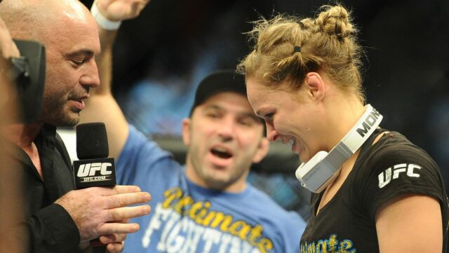 Joe Rogan reaguje na to, ako Ronda Rousey narúša odbornosť UFC
