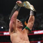 John Cena, hlavný rival WWE, ho chce poraziť a vyhrať Interkontinentálny šampionát vo svojom poslednom zápase