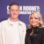 Jordan Pickford a Megan Davison sa zúčastňujú premietania filmu Coleen Rooney: Skutočný príbeh Wagatha