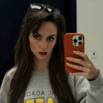 Jordon Hudson si z halloweenskeho kostýmu robí ponižujúci vtip