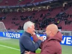 Jose Mourinho označil jedného zo svojich veľmi obľúbených bývalých hráčov za „Tlustého“ po tom, čo ho po kariérnom prírastku hmotnosti takmer nespoznal. Obaja sa dali dokopy 15 rokov po tom, čo vyhrali Treble s Interom