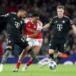 Hviezda Bayernu Mníchov Joshua Kimmich (vpravo) vyhlásil, že Arsenal nie je najťažším tímom, ktorému jeho tím v tejto sezóne čelil.