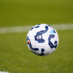 Journo vymenúva „špeciálneho“ hráča, ktorý „obrovsky zapôsobil“ na skautov Chelsea; 2026 možný prevod