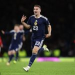 Zázračný zásah Kennyho McLeana od polovice ihriska spečatil kvalifikáciu Škótska na majstrovstvá sveta