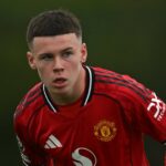 Kai Rooney hľadá loptu.