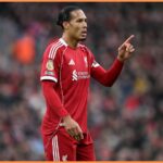 Kapitán Liverpoolu Van Dijk kritizuje bránenie svojho tímu