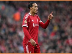 Kapitán Liverpoolu Van Dijk kritizuje bránenie svojho tímu Kapitán Liverpoolu Van Dijk kritizuje bránenie svojho tímu