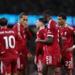 Kapitán Liverpoolu Virgil van Dijk upustil od prekvapivého náznaku odchodu do dôchodku uprostred ťažkej sezóny