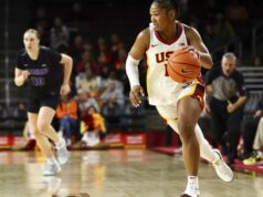 Kara Dunn pomáha ženám z USC zbaviť sa zlého začiatku a poraziť Portland Kara Dunn pomáha ženám z USC zbaviť sa zlého začiatku a poraziť Portland