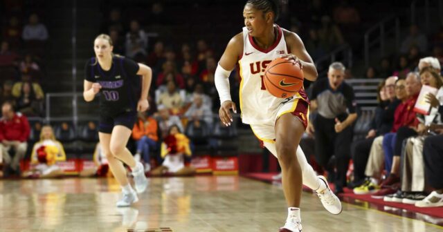 Kara Dunn pomáha ženám z USC zbaviť sa zlého začiatku Kara Dunn pomáha ženám z USC zbaviť sa zlého začiatku a poraziť Portland