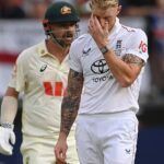 Anglický kapitán Ben Stokes je zobrazený, ako jeho tím zahodil svoju dominantnú pozíciu v prvom teste a utrpel zdrvujúcu porážku len za dva dni hry.