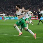 Troy Parrott bol hrdinom hetriku v Budapešti, keď Írsko zavŕšilo comebackové víťazstvo nad Maďarskom (REUTERS)