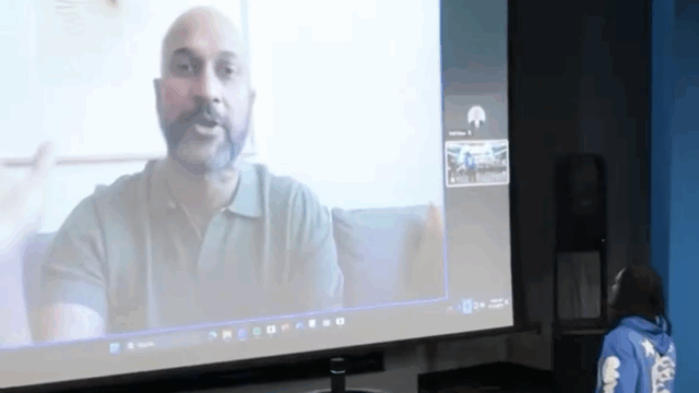 Keegan-Michael Key hovorí s Panthers po pokute Dowdleovej pumpy Keegan-Michael Key hovorí s Panthers po pokute Dowdleovej pumpy