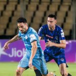 Kerala Blasters havaruje, keď Mumbai City vstupuje do semifinále Superpohára