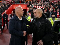 Kombinácia Man City vs Liverpool XI: Ktoré DVE veľké hviezdy vynechali, kto je prekvapivým výberom v obrane a dostane sa duo Isak a Wirtz za 241 miliónov libier? Arne Slot a Pep Guardiola si tento víkend opäť zahrajú proti sebe na Etihad Stadium