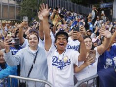 Komentár: Po výhre Dodgers sa pár z LA z veľkej diaľky potýka s až príliš známou debatou Komentár: Po výhre Dodgers sa pár z LA z veľkej diaľky potýka s až príliš známou debatou