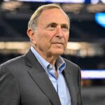 Komisár NHL hovorí, že NHL má lepšiu pozíciu na to, aby sa vyhla kontroverziám v oblasti hazardných hier