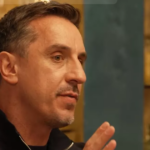 Gary Neville hovorí o presahu.