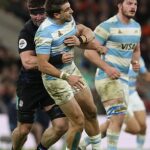 Spor Argentíny s Anglickom sa zmenil po tom, čo si Juan Cruz Mallia roztrhol ACL (vpravo) po tomto kontroverznom zákroku Toma Curryho.