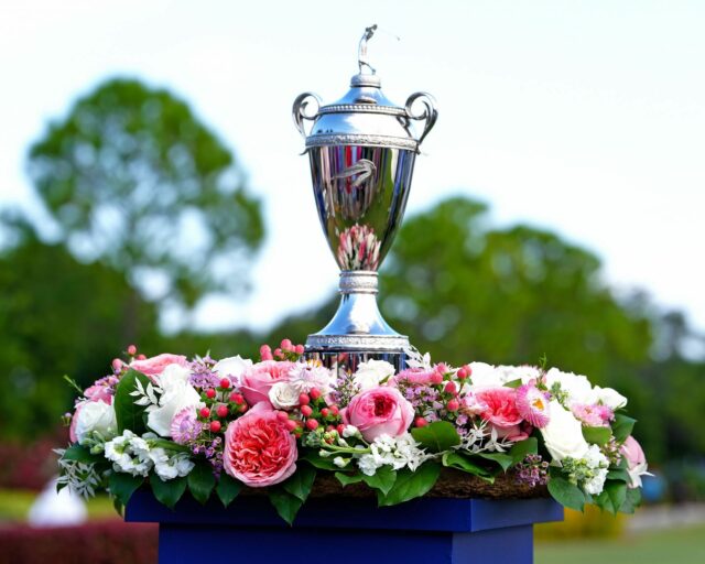 Kto vyhral The Annika 2025? Preskúmaná konečná výsledková tabuľka Linn Grant pózuje na fotografii s trofejou po boku Anniky Sörenstamovej po víťazstve v The Annika (Zdroj obrázka: Getty)