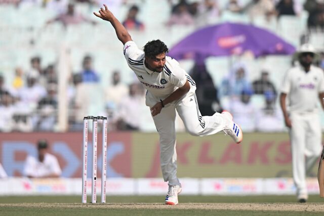 Kuldeep Yadav oklamal Tristana Stubbsa a prepustil ho za 49 v druhom teste IND vs SA 2025 (sledovať)
