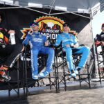 Kyle Larson (5) a William Byron (24) z Hendrick Motorsports na dueloch v Daytone. Zdroj: Imagn