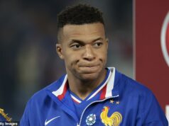 Kylian Mbappe je nútený OPUSTIŤ francúzsky kemp pre pretrvávajúce zranenie členka pri údere do Realu Madrid Kylian Mbappe predčasne opustil medzinárodné pôsobenie vo Francúzsku pre pretrvávajúce zranenie členka