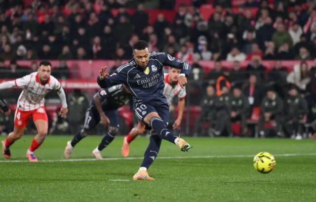 Kylian Mbappé sa pripája ku Cristianovi Ronaldovi v ďalšom exkluzívnom klube Realu Madrid
