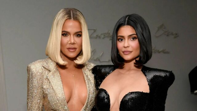 Kylie Jenner hovorí o svojej vysnívanej práci v alternatívnom vesmíre, Khloe Kardashian a Kylie Jenner (obrázok cez Getty Images)