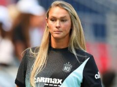 Kylie Kelce hovorí o tvrdeniach, že svojim dcéram dala „chlapčenské mená“ Kylie Kelce hovorí o tvrdeniach, že svojim dcéram dala „chlapčenské mená“